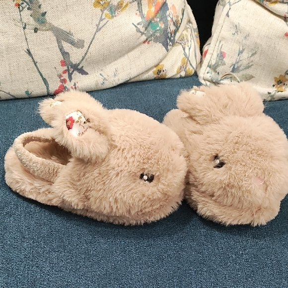 Wonder Nation Tan Bunny Kids Slippers - Picture 1 of 6